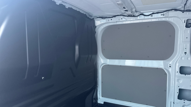 Ford Transit Custom E-320 L1 Rwd 100kW 65kWh H1 Van Limited Auto